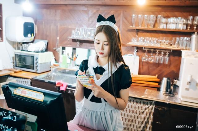  Bomi (보미) – Maid cafe